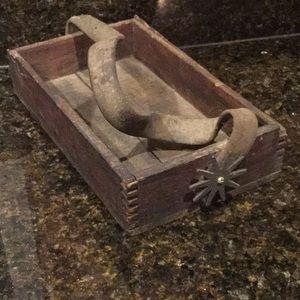 Vintage decor barn cowgirl rustic spur rowel box. I cleaned it since took photos